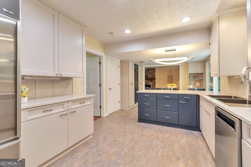 This updated two level home is well maintained in a quiet close - photo 16