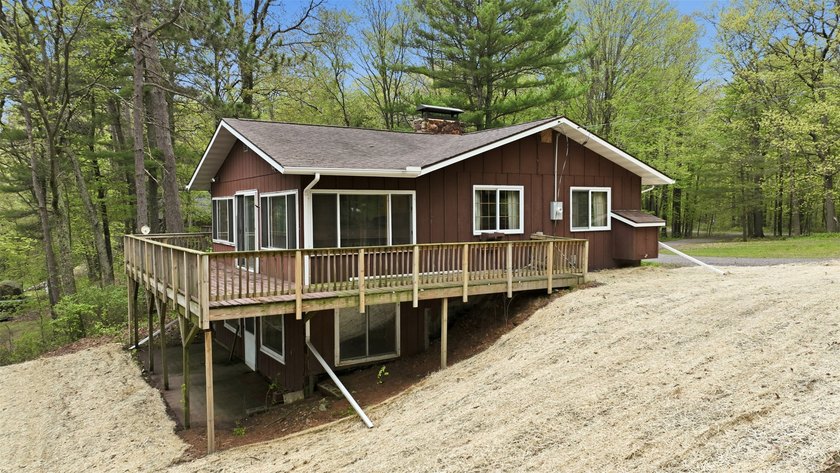Bring your vision to beautiful Sand Lake. This year-round 4 - photo 8