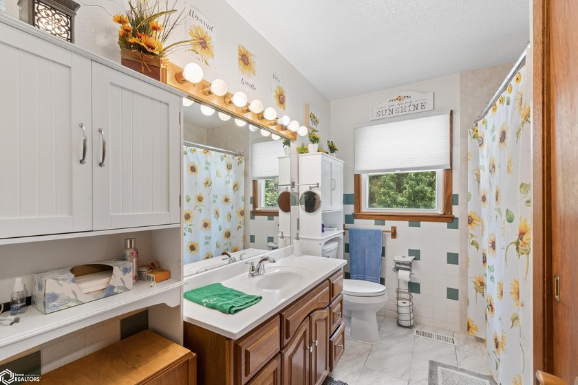 Welcome home to this well-maintained 3-bedroom ranch in a - photo 17