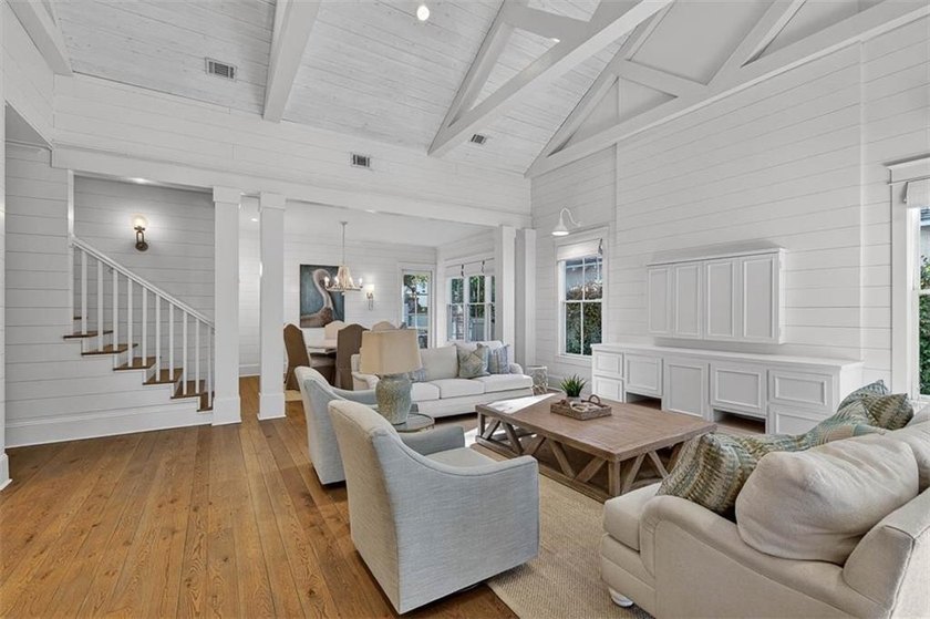 Nestled in the neighborhood of Village Oaks, this beautifully - photo 5