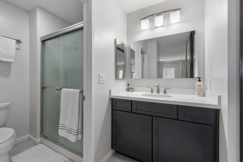 Welcome to this beautifully updated 2-bedroom, 2-bath - photo 26