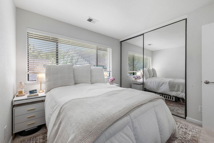 Welcome to this beautifully updated 2-bedroom, 2-bath - photo 28