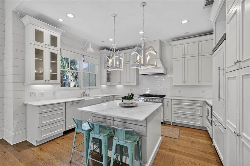 Nestled in the neighborhood of Village Oaks, this beautifully - photo 9