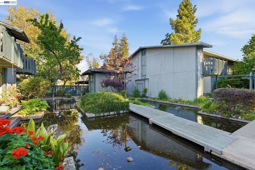 Welcome to this beautifully updated 1-bedroom, 1-bath - photo 15