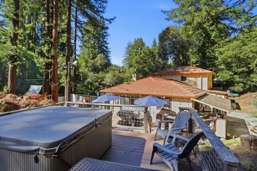 Happy Valley charmer on a large, sunny lot surrounded by - photo 27