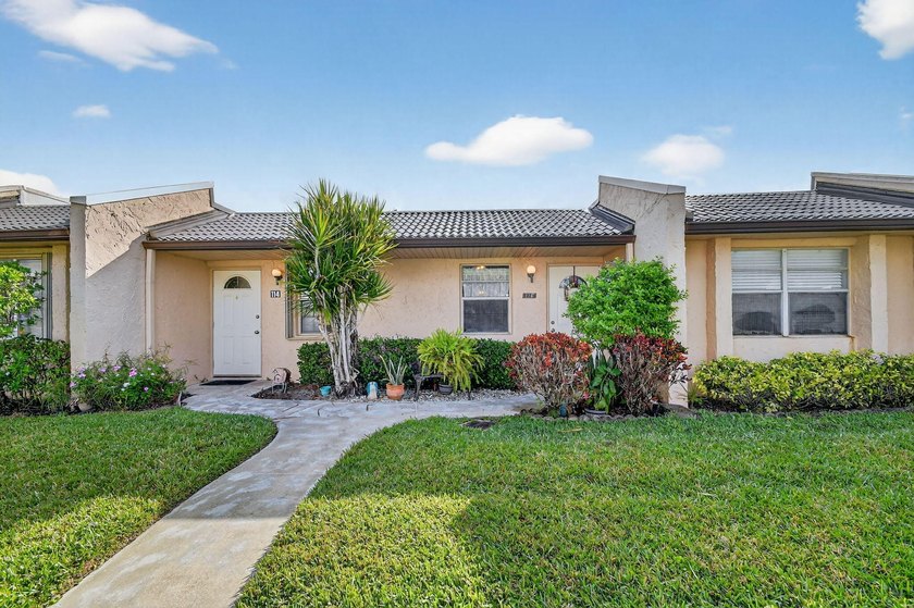 CONVERTIBLE 2 BR 2 BA VILLA - UPDATED AND MOVE-IN READY! Enjoy - photo 2