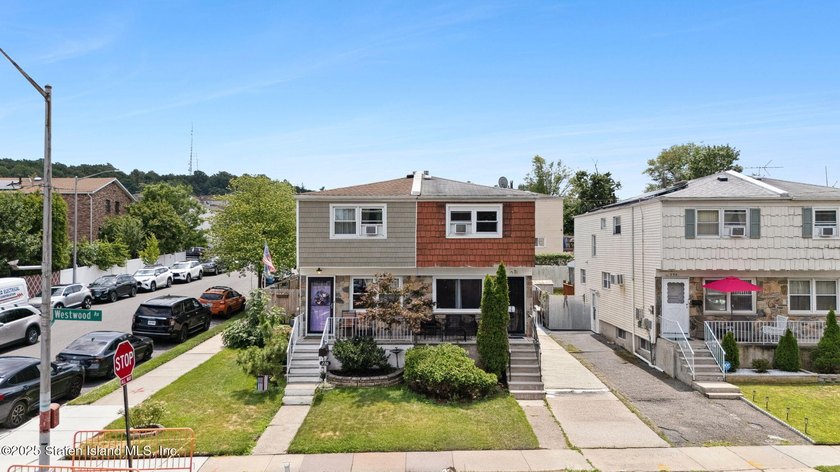 Welcome to your next chapter in this beautifully renovated - photo 4