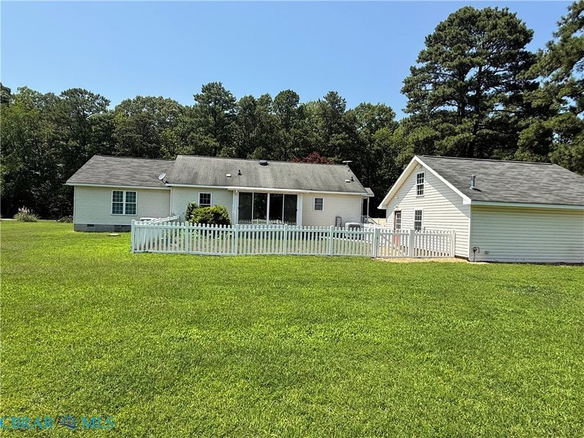 Welcome to 128 Dawson Avenue in the heart of White Stone! This - photo 5