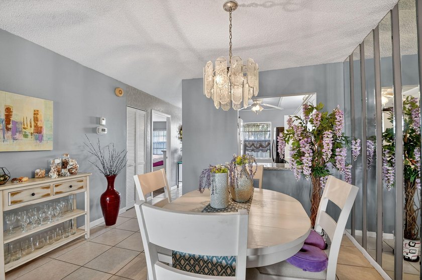 CONVERTIBLE 2 BR 2 BA VILLA - UPDATED AND MOVE-IN READY! Enjoy - photo 8