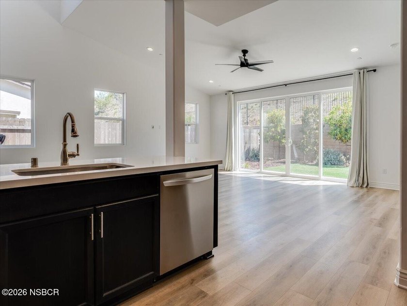 With 3 bedrooms, 2.5 bathrooms, dedicated office, 2,107 sqft of - photo 9