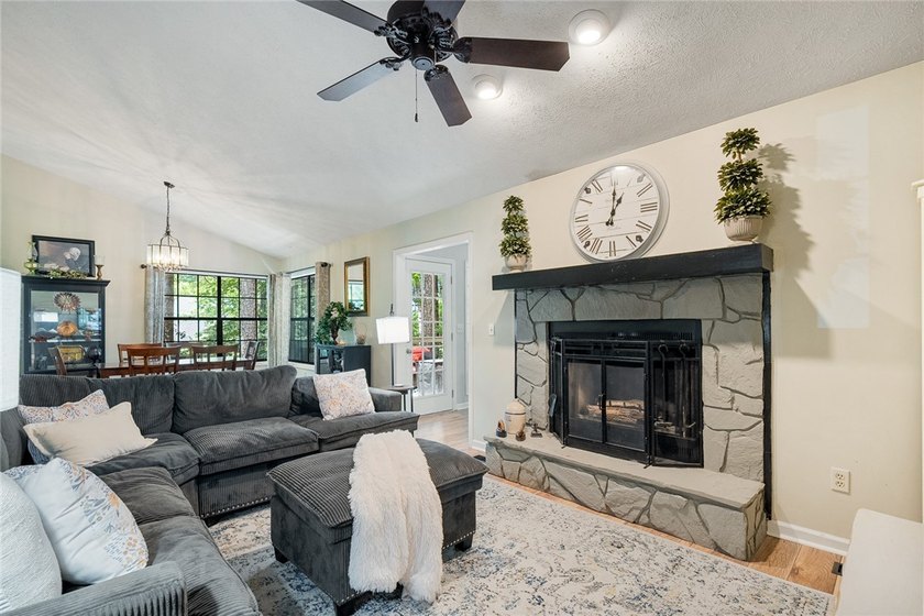 Nestled within the gated golf and lake community of Keowee Key - photo 6