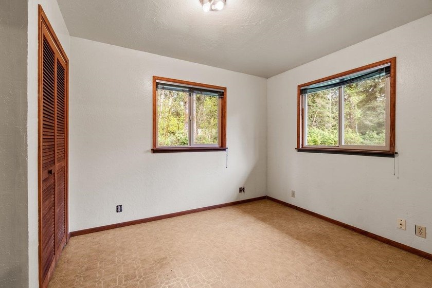 Solid home in the country yet close to town, on one acre at the - photo 14
