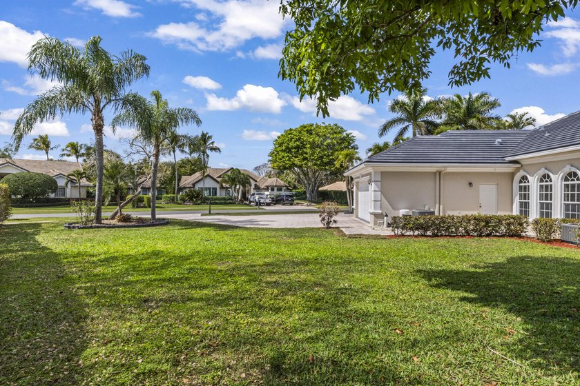 Welcome to this beautiful home located in the heart of - photo 6