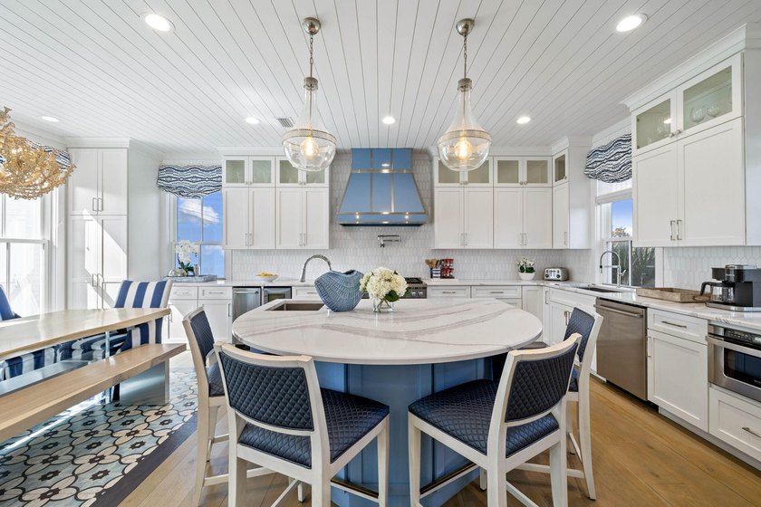 Rarely available on WaterColor's Beach Lane, this home offers an - photo 6