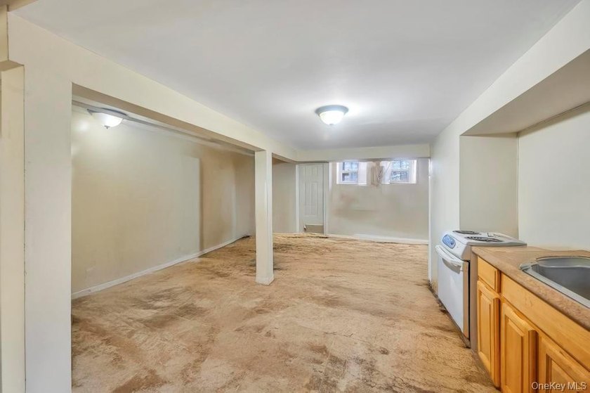 Welcome to your next East New York gem! This fully attached home - photo 28