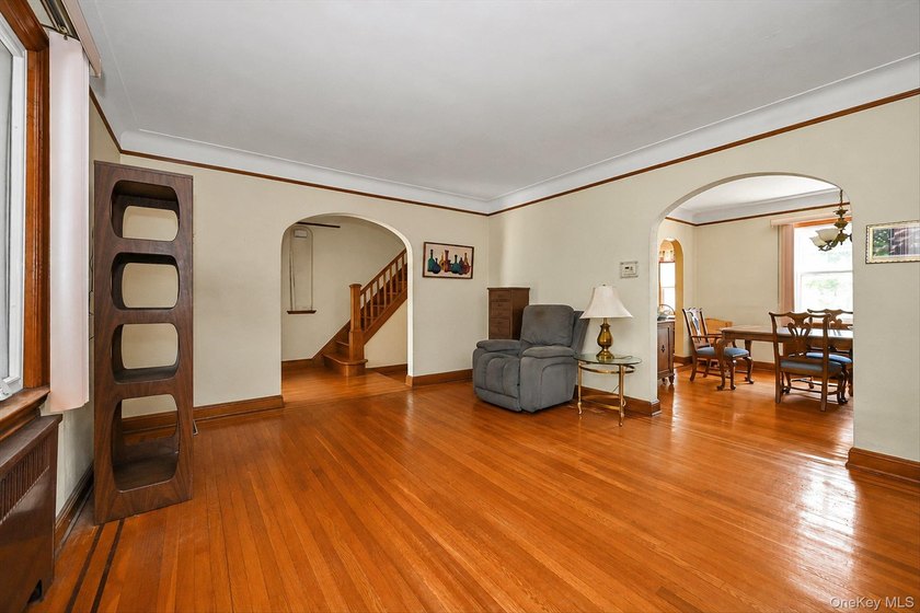 Lovingly Maintained Detached Colonial Nestled on a Beautiful - photo 3