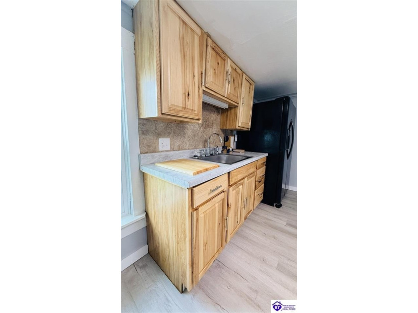 Charming and move-in ready, this 728 sq ft home is conveniently - photo 8