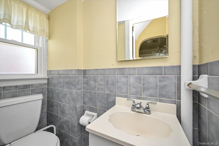 Lovingly Maintained Detached Colonial Nestled on a Beautiful - photo 8