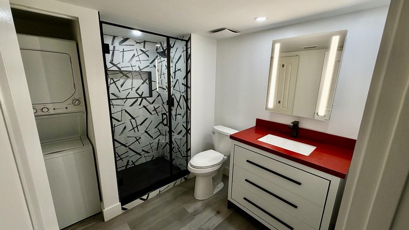 Exceptional &amp; Rarely Available Ground-Floor Corner Residence - photo 22