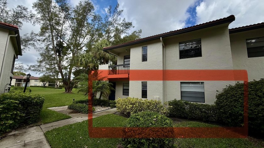 Exceptional &amp; Rarely Available Ground-Floor Corner Residence - photo 35