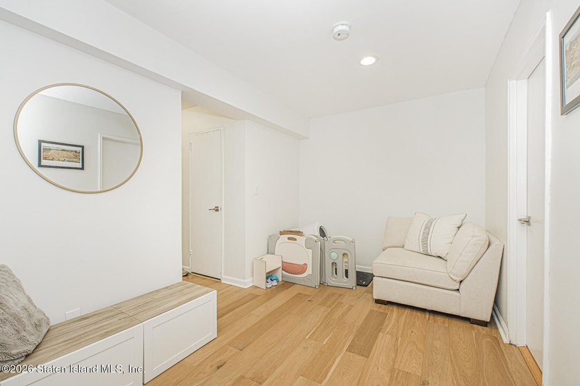 Welcome to this beautiful and spacious 3-bedroom, 2-bath co-op - photo 5