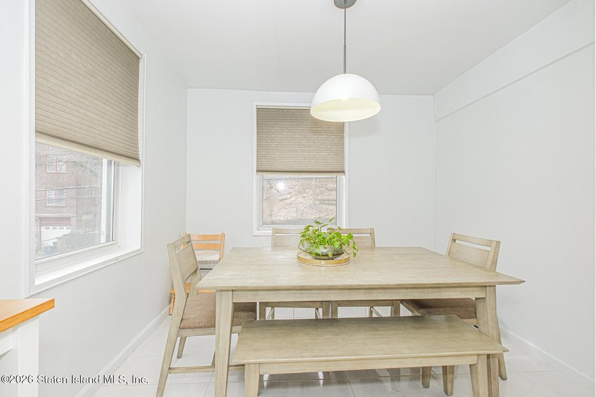 Welcome to this beautiful and spacious 3-bedroom, 2-bath co-op - photo 8
