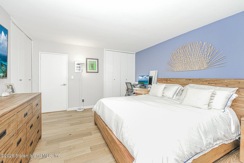 Welcome to this beautiful and spacious 3-bedroom, 2-bath co-op - photo 10