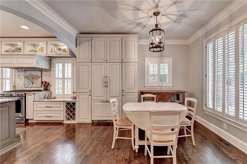 This lovely end-unit townhome in Roswell has been beautifully - photo 13
