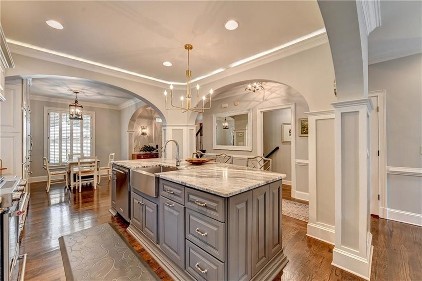 This lovely end-unit townhome in Roswell has been beautifully - photo 15
