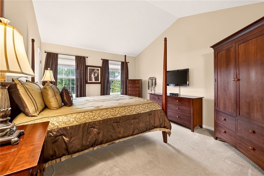 WELCOME TO YOUR FOREVER HOME! DISCOVER THE PERFECT BLEND OF - photo 23