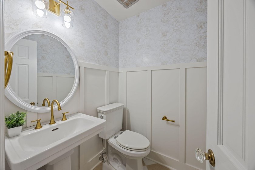 Rare opportunity to own a private, multi-generational estate - photo 25