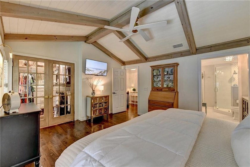This lovely end-unit townhome in Roswell has been beautifully - photo 28