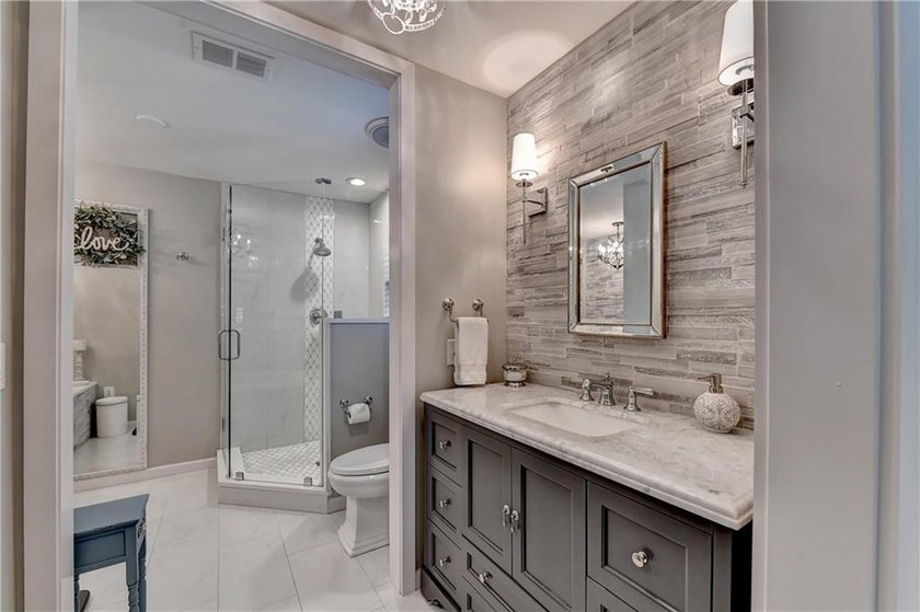 This lovely end-unit townhome in Roswell has been beautifully - photo 30