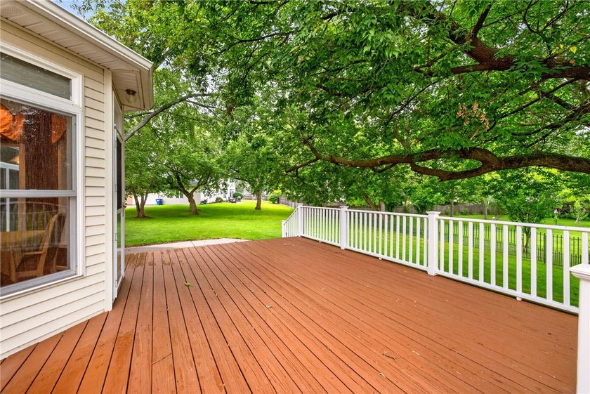WELCOME TO YOUR FOREVER HOME! DISCOVER THE PERFECT BLEND OF - photo 32