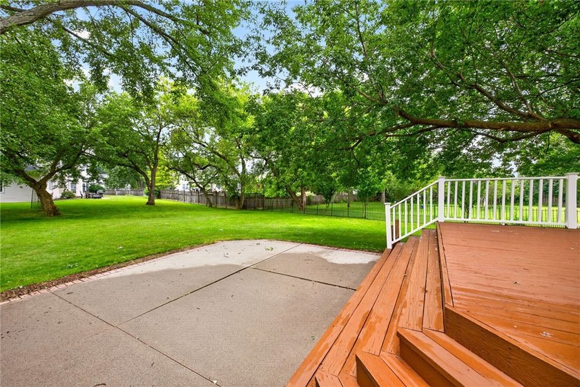 WELCOME TO YOUR FOREVER HOME! DISCOVER THE PERFECT BLEND OF - photo 33