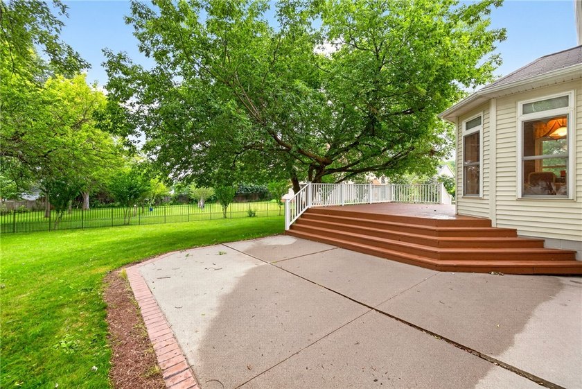 WELCOME TO YOUR FOREVER HOME! DISCOVER THE PERFECT BLEND OF - photo 34