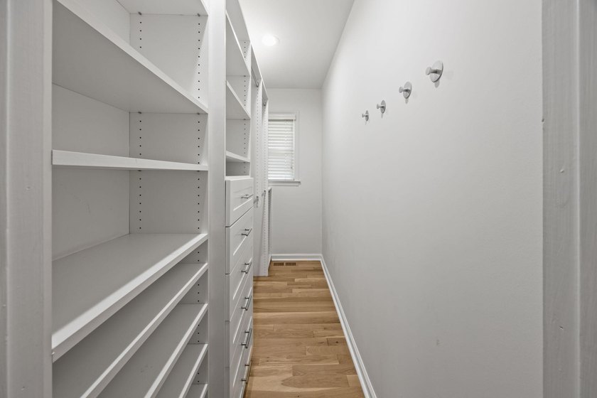 Rare opportunity to own a private, multi-generational estate - photo 34
