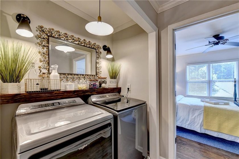 This lovely end-unit townhome in Roswell has been beautifully - photo 36