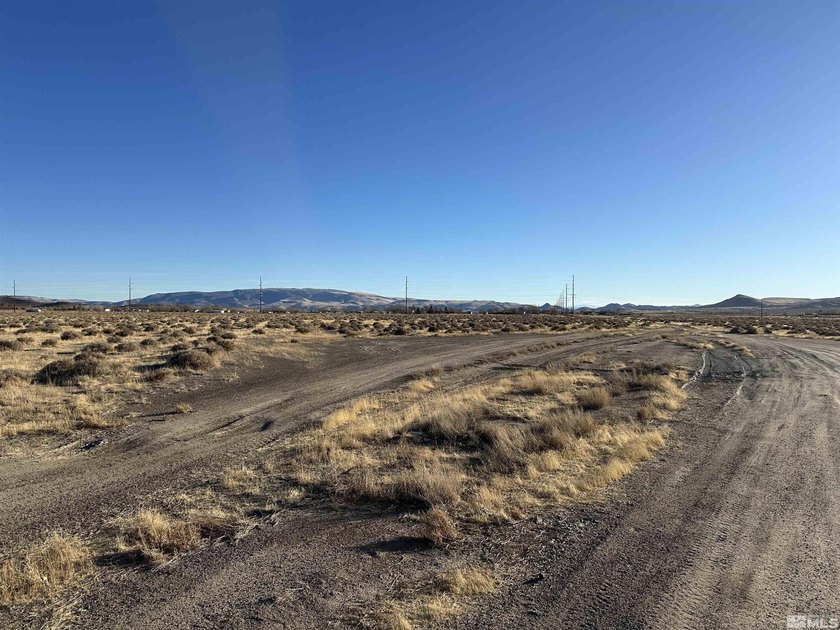 OPPORTUNITY to invest in the Silver Springs area. This expansive - photo 12