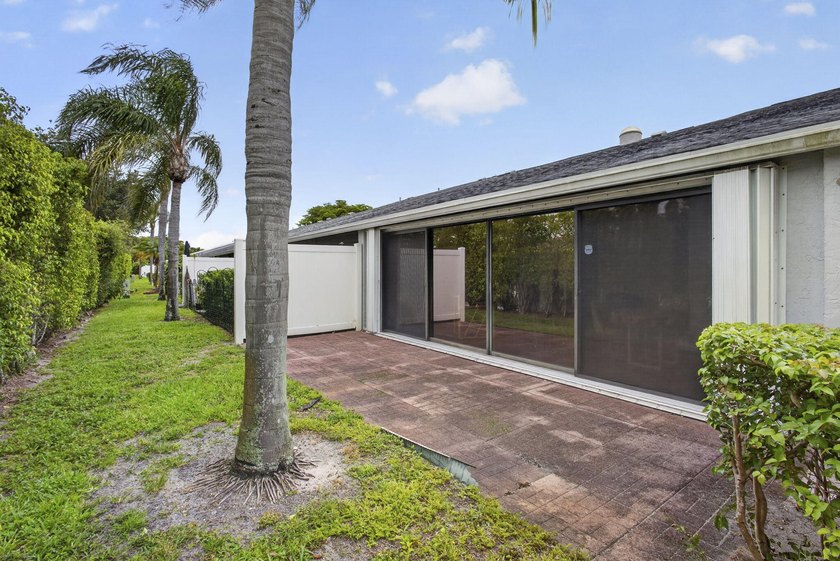 Welcome to The Arbours, a desirable 55+ community offering a - photo 43