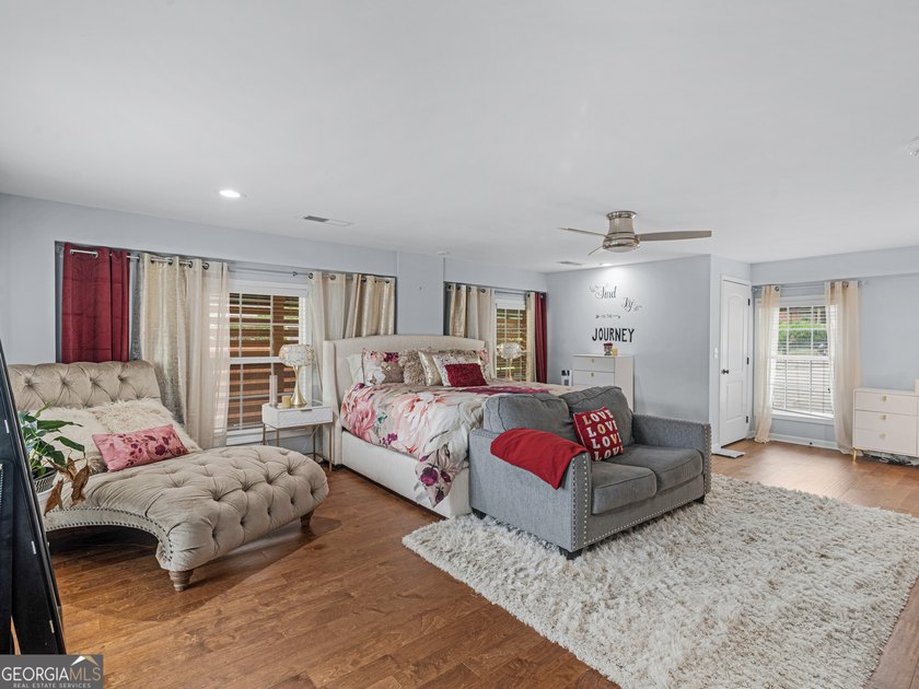 Lakefront Living! Experience serene lakefront living in this - photo 5