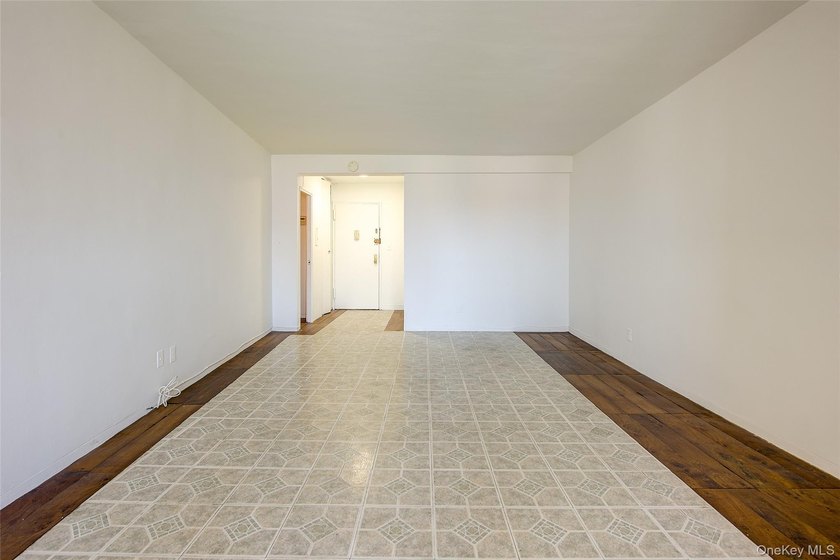 Sun-Splashed High-Floor Retreat: Pristine Studio Co-op in - photo 6