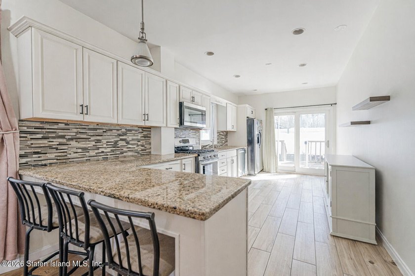 Welcome to 536 Cary Avenue, a spacious legal two-family home - photo 10