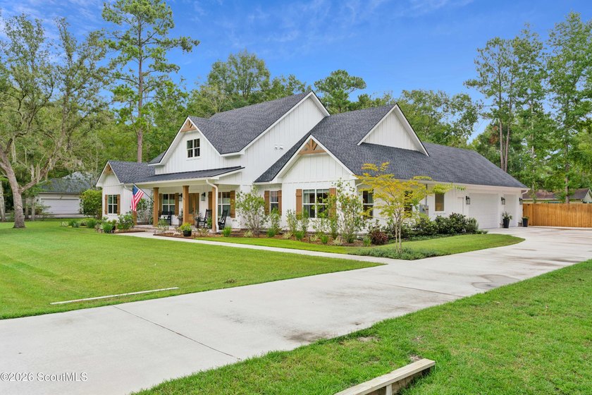 Immaculate and exceptionally maintained, this 4-bedroom, 3 - photo 2