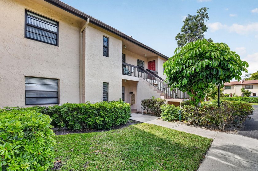ABSOLUTELY STUNNING FULLY RENOVATED CONDO | BOCA LAGO COMMUNITY - photo 26
