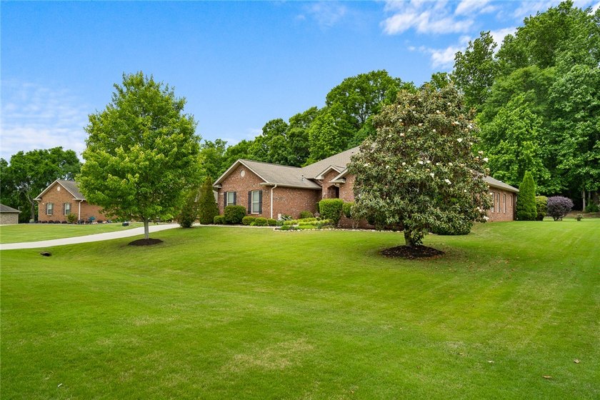 **MOTIVATED SELLERS** ** Brand new carpeting installed on the - photo 3