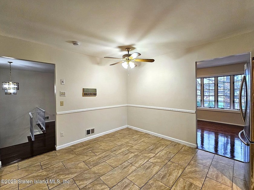 Great find! large 2 Family house in a very desirable location. 1 - photo 9