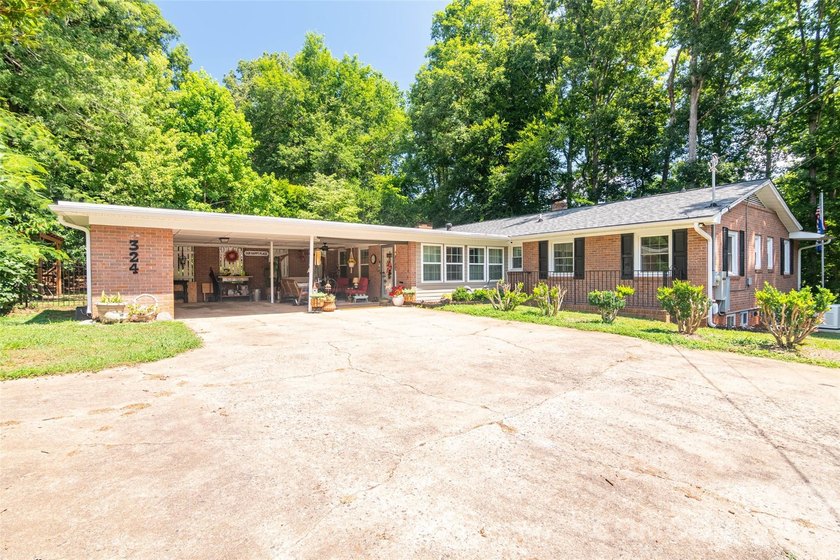 Located in one of Shelby's most desirable neighborhoods, this - photo 4