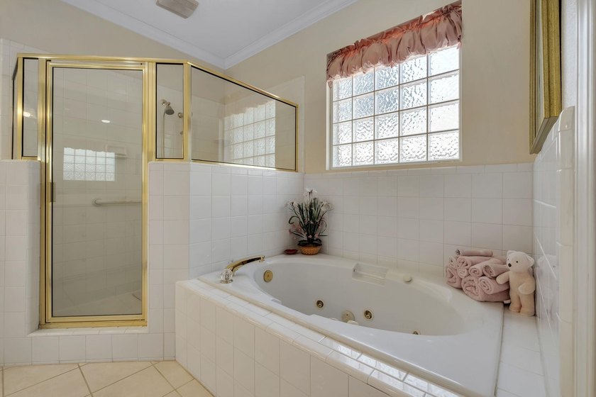Golden Eagle fairway home - 3BR/3BA + den, pool, and views of - photo 11