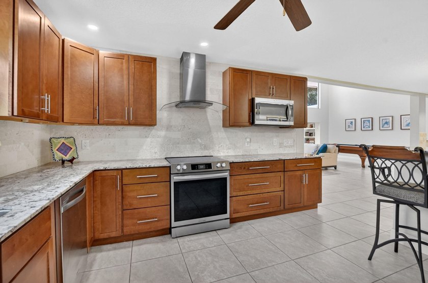 Welcome to 8208 Casa Del Lago, Unit 23B, an exceptional - photo 22